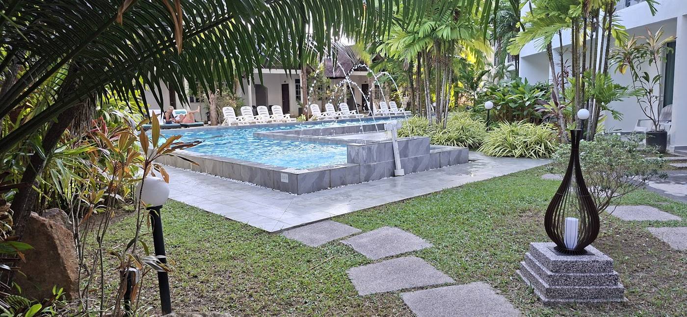 Pool garden