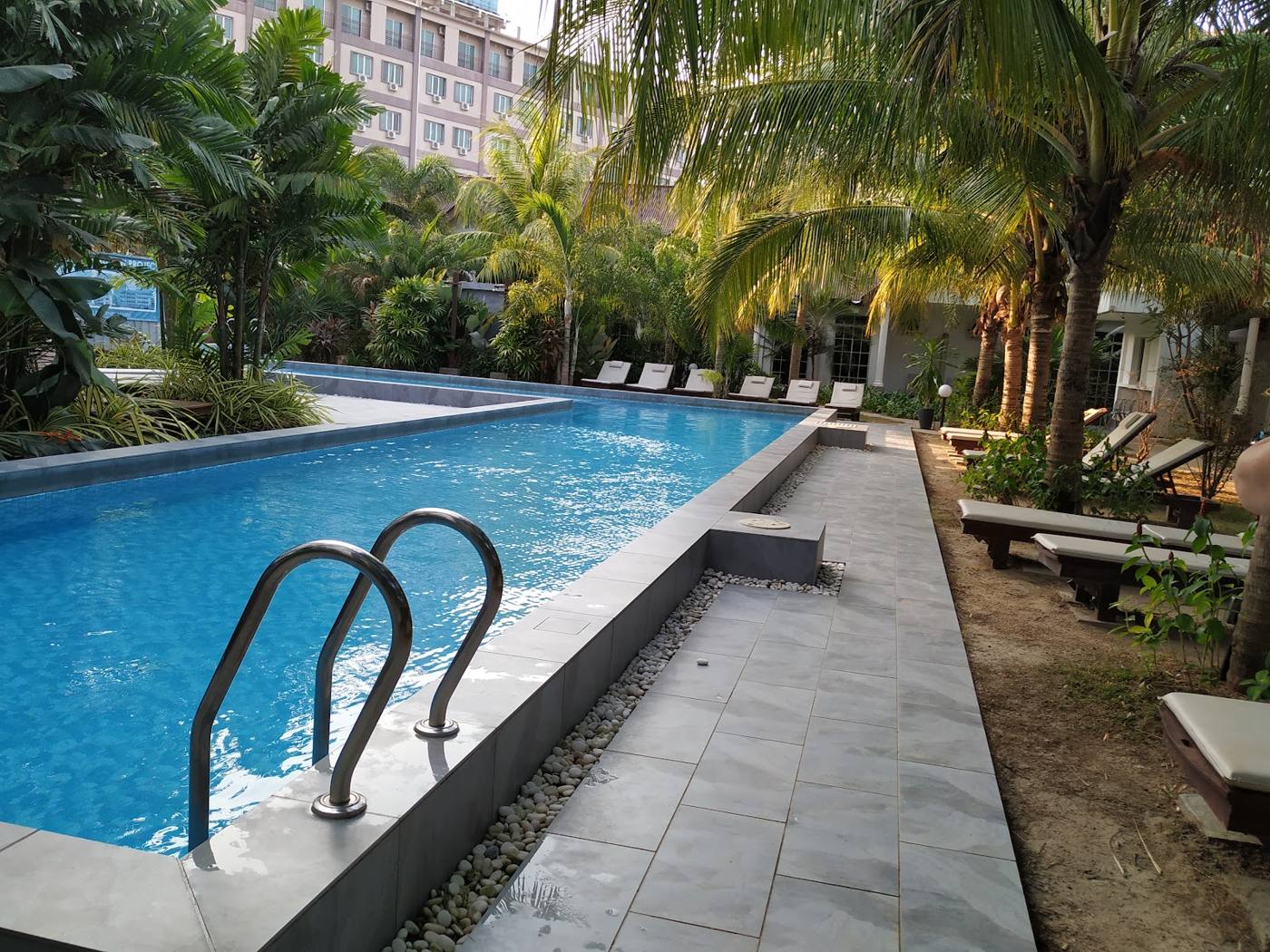 The pool at White Lodge